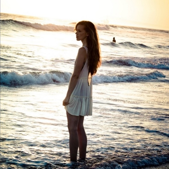 Welcome To The Bougie Babe Consignment Boutique… Please Read! - Picture 10 of 13